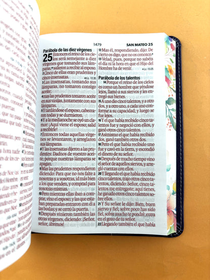 Biblia rvr 1960 letra grande morado-flores - canto decorado sin cierre by Reina Valera 1960