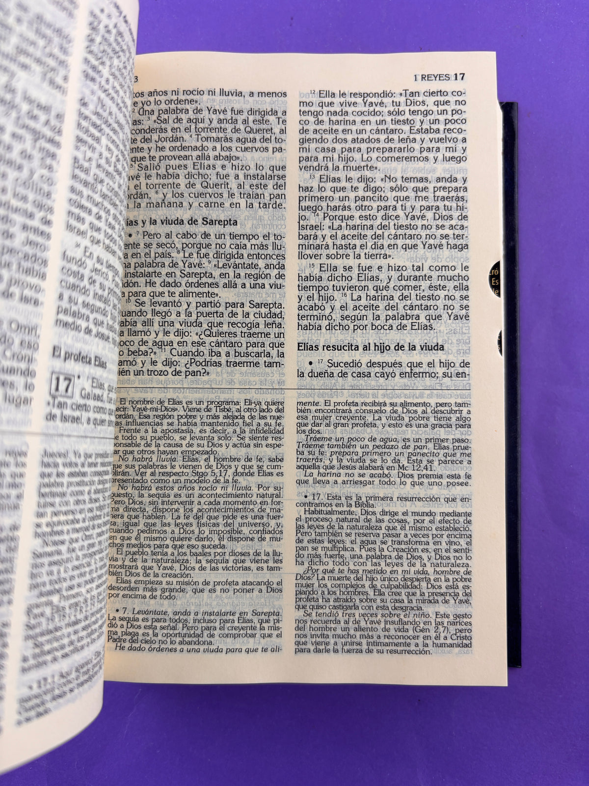 Biblia latinoamérica pequeña tapa dura azul con índice by Latinoamérica