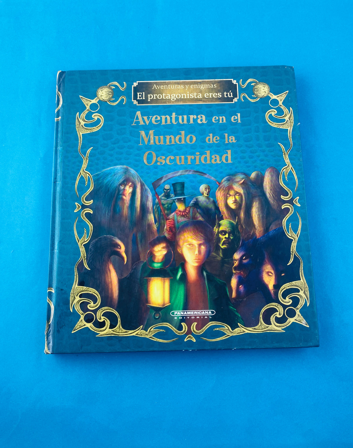 Aventura en el mundo de la oscuridad by Fabrice Colin