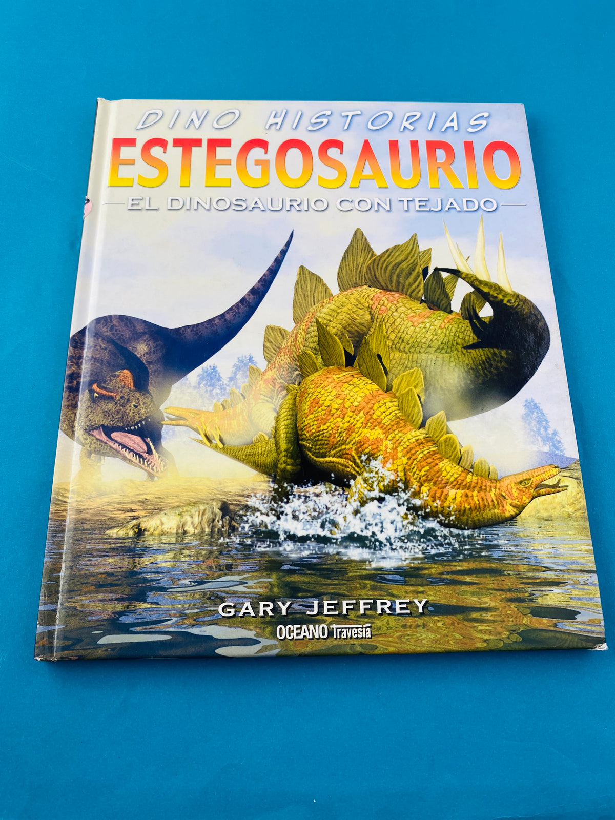 Estegosaurio el dinosaurio con tejado by Jeffrey Gary
