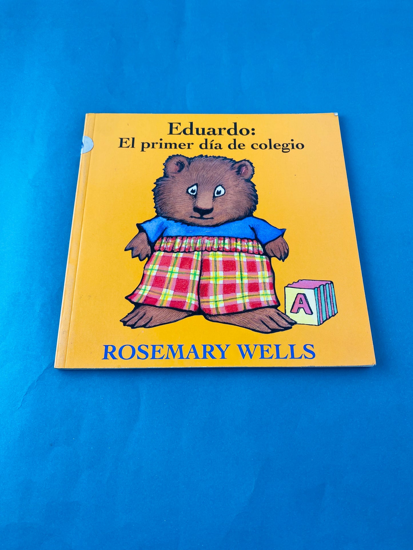 Eduardo el primer dia de colegio