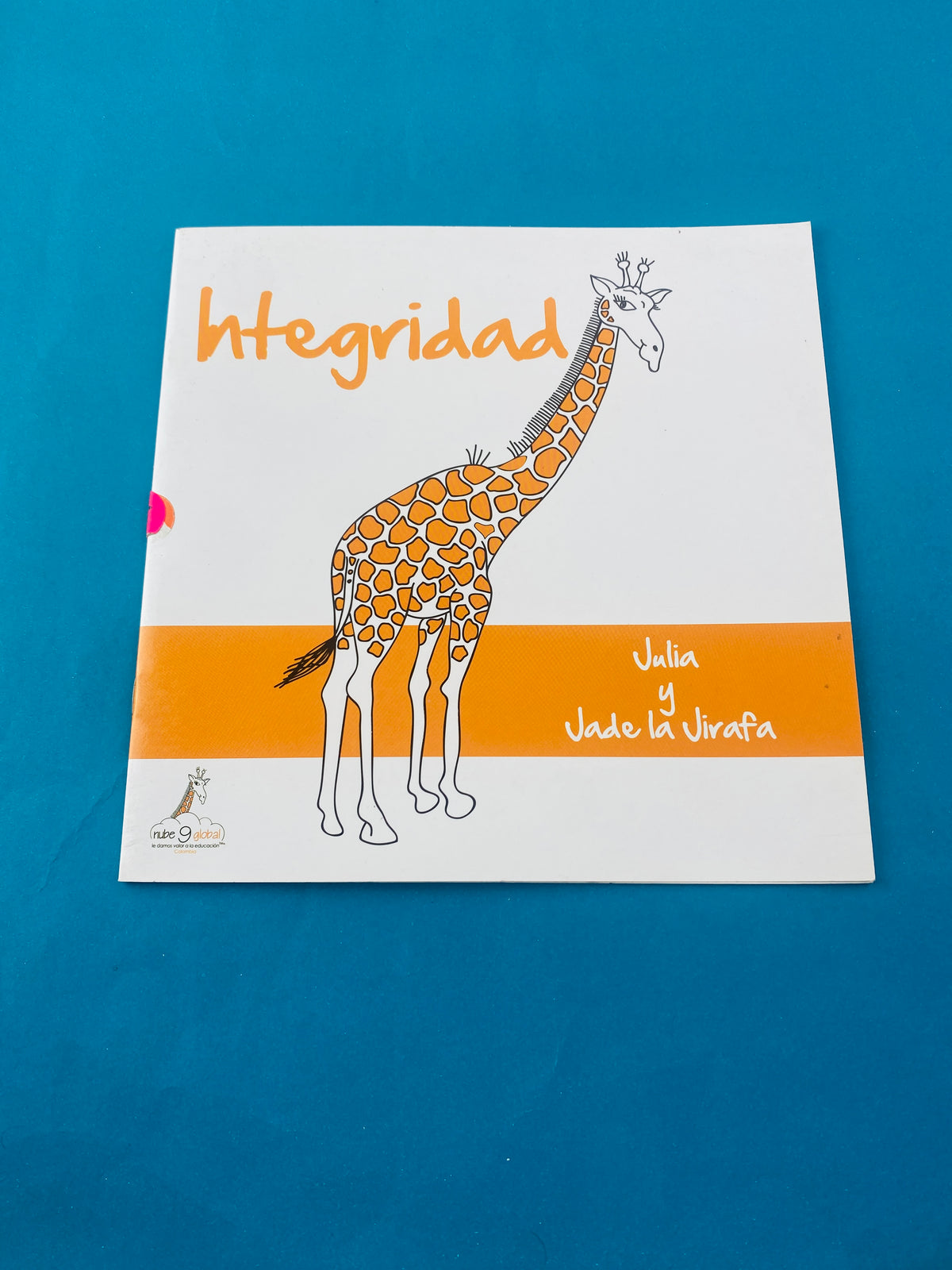 Integridad Julia y Jade la jirafa by Nube Global