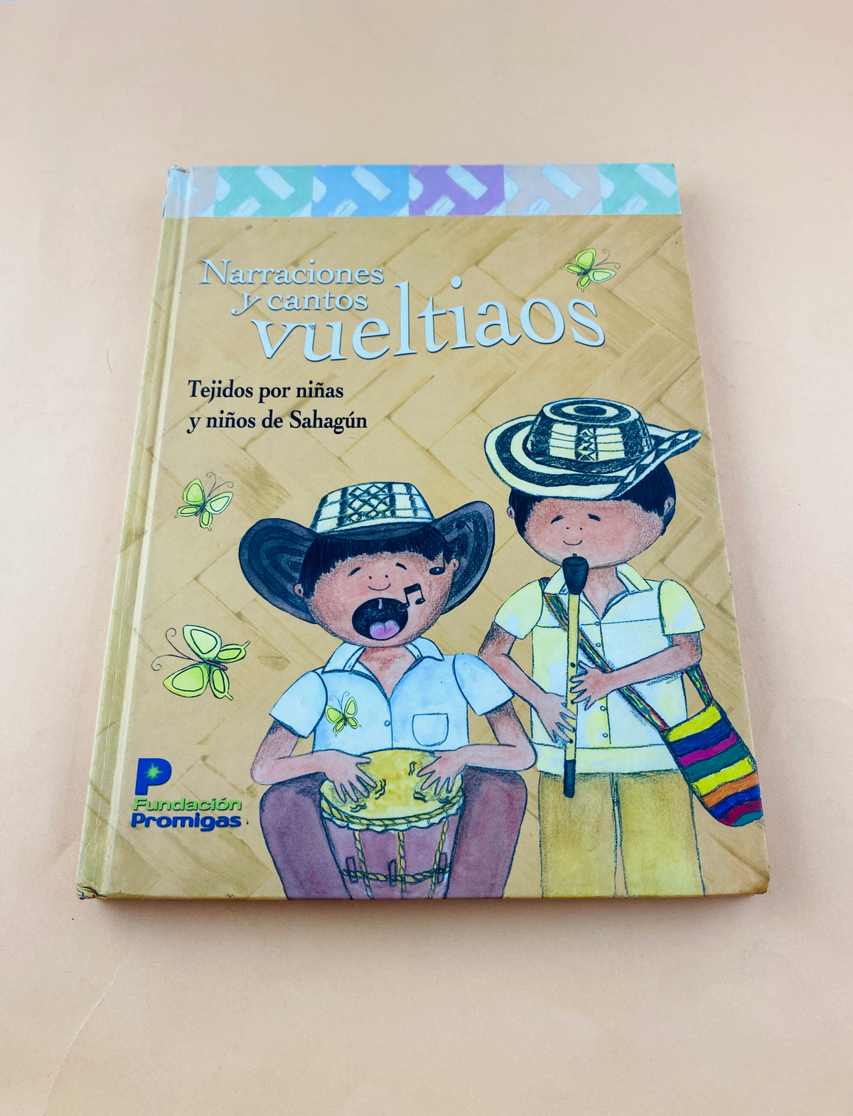 Narraciones y cantos vueltiaos by Varios Autores