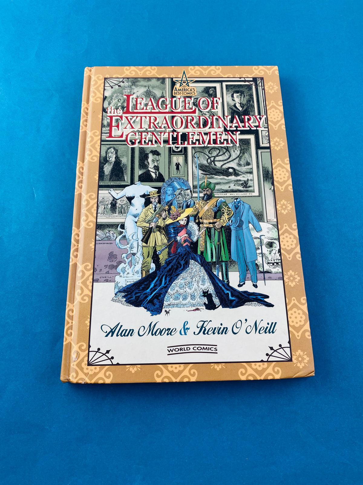 The league of extraordinary gentlemen by Alan Moore Kevin O Neill