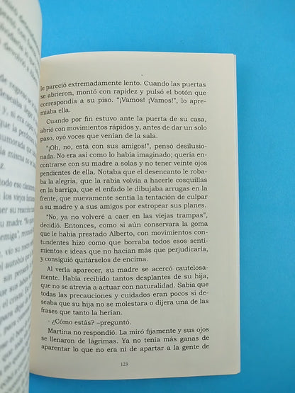El hombre del cabello blanco