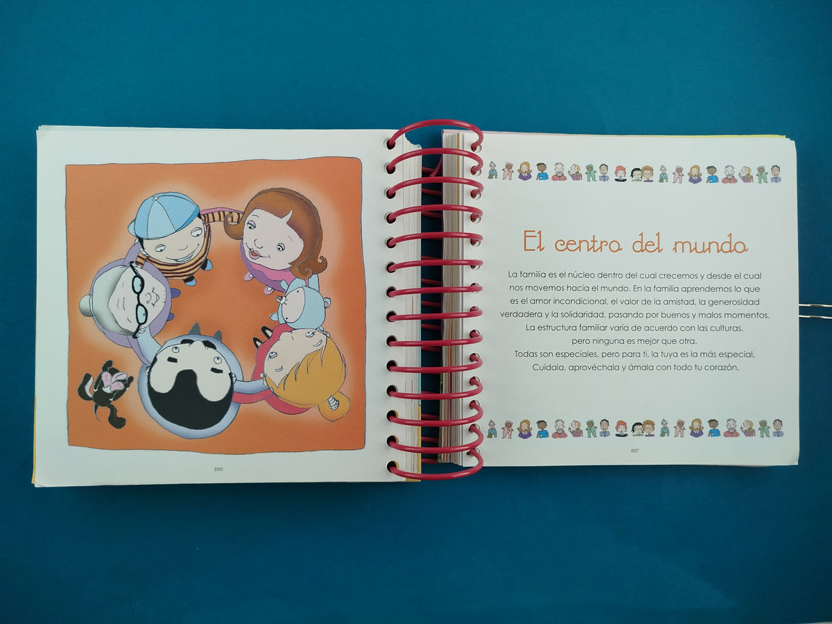Cosas De Niñas by Maria Villegas