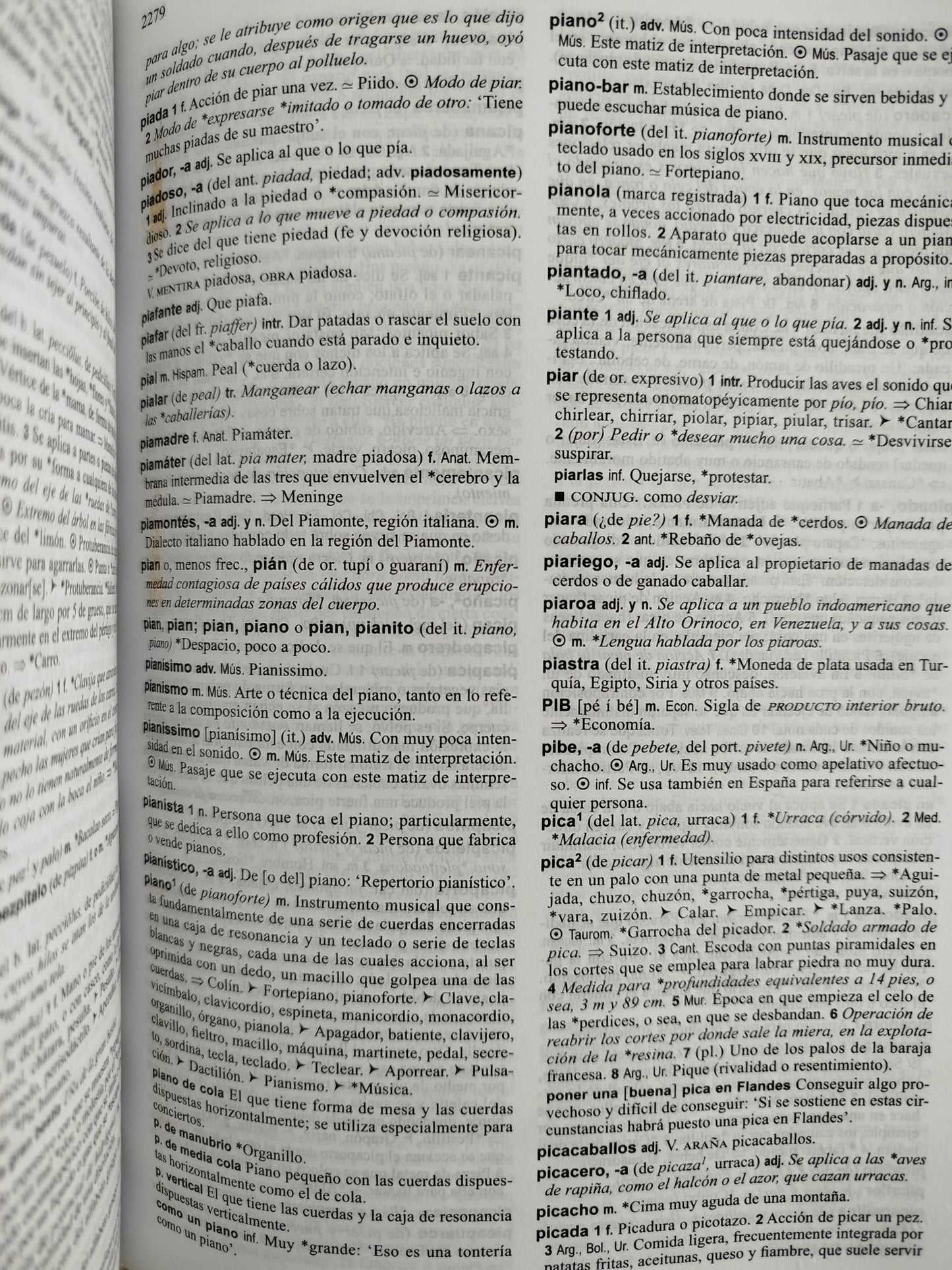 Diccionario De Uso Del Español María Moliner 2 Tomos by María Moliner
