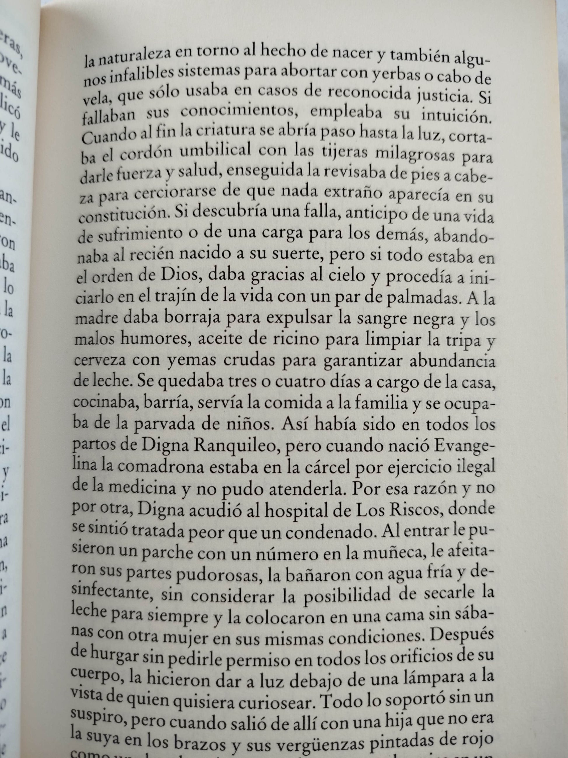 De amor y de sombra by Isabel Allende
