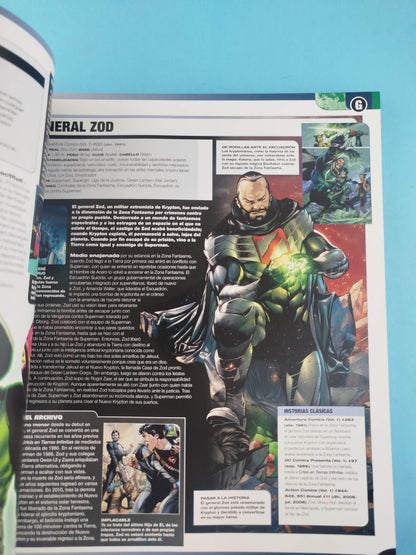 Dc Comics la Enciclopedia: La Guía Definitiva de los Personajes del Universo dc by Matthew K. Manning