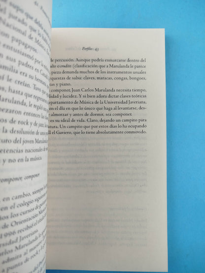 Perfiles by Varios