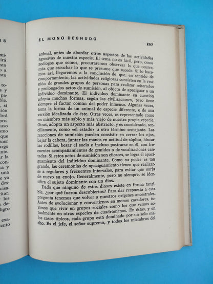 El mono desnudo. Un estudio del animal humano
