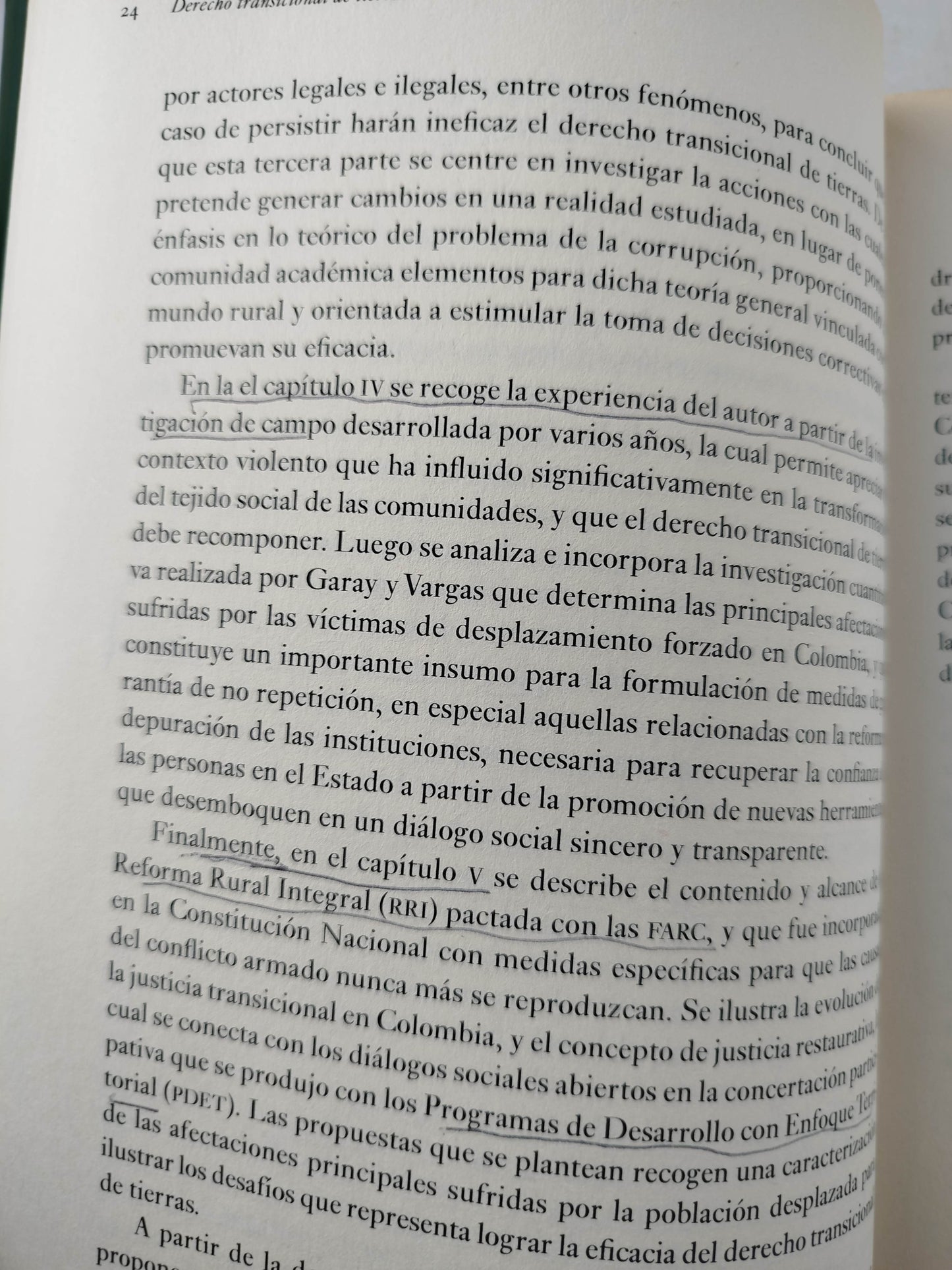 Derecho transicional de tierra by Sergio Roldán Zuluaga