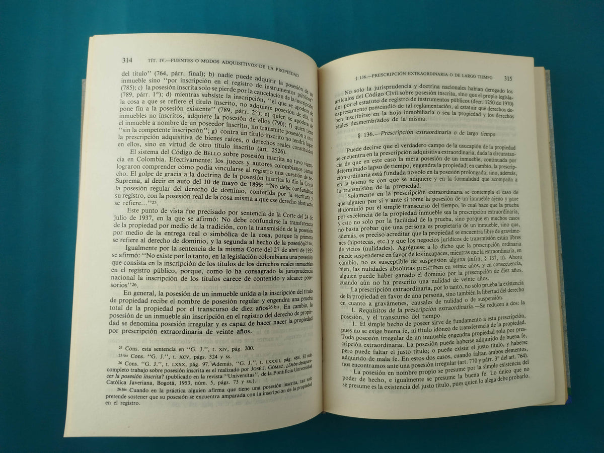 Derecho civil Tomo II y III by Arturo Valencia Zea