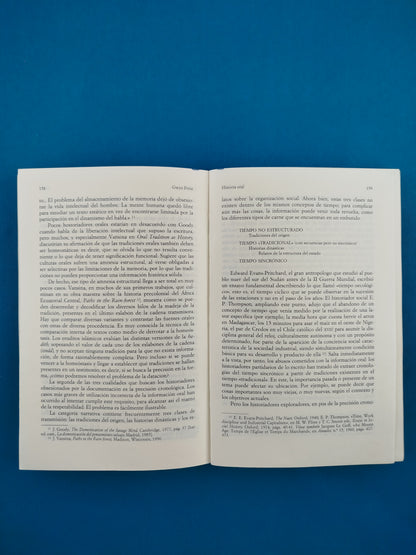 Formas de hacer Historia by Peter Burke