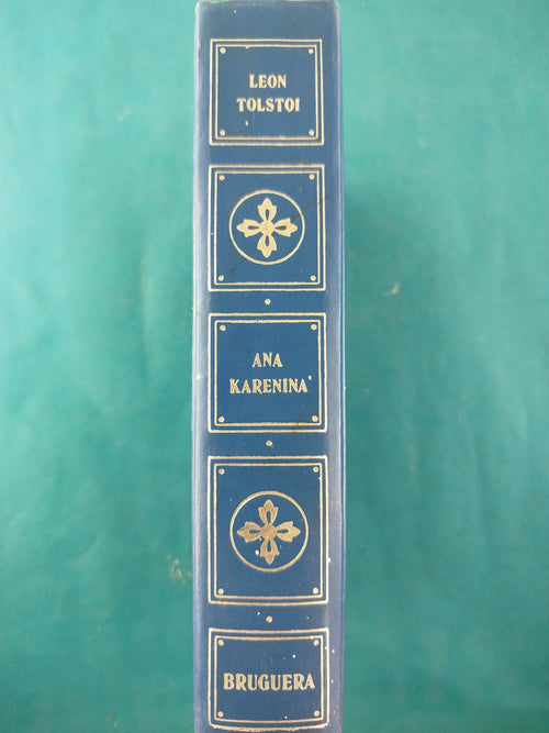 Ana Karenina by León Tolstoi