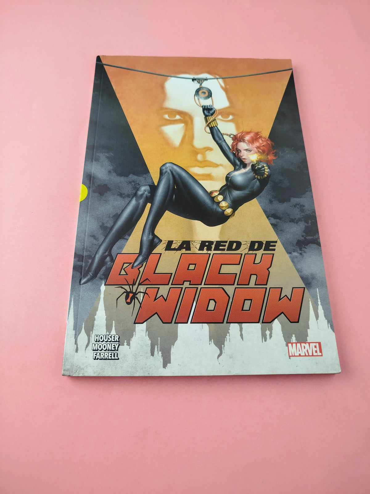 La red de black widow by Houser Mooney Farrell