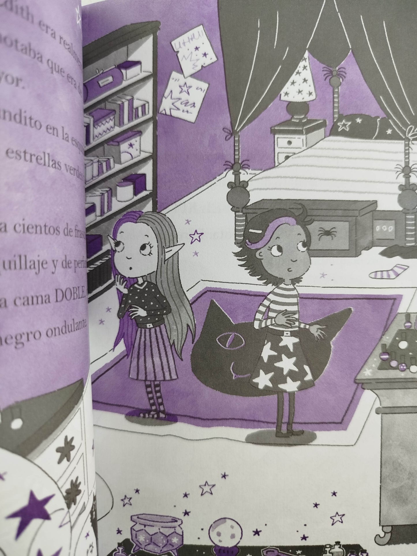 Isadora Moon Mirabella y el festín de medianoche by Harriet Muncaster