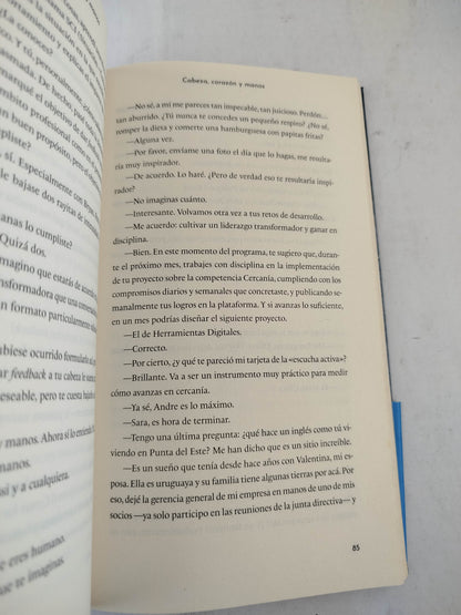 Cabeza, corazón y manos by Álvaro Gonzáles Alorda