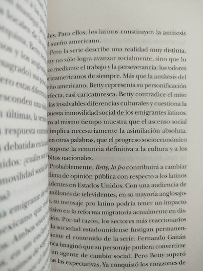Uribenomics Y Otras Paradojas by Alejandro Gaviria