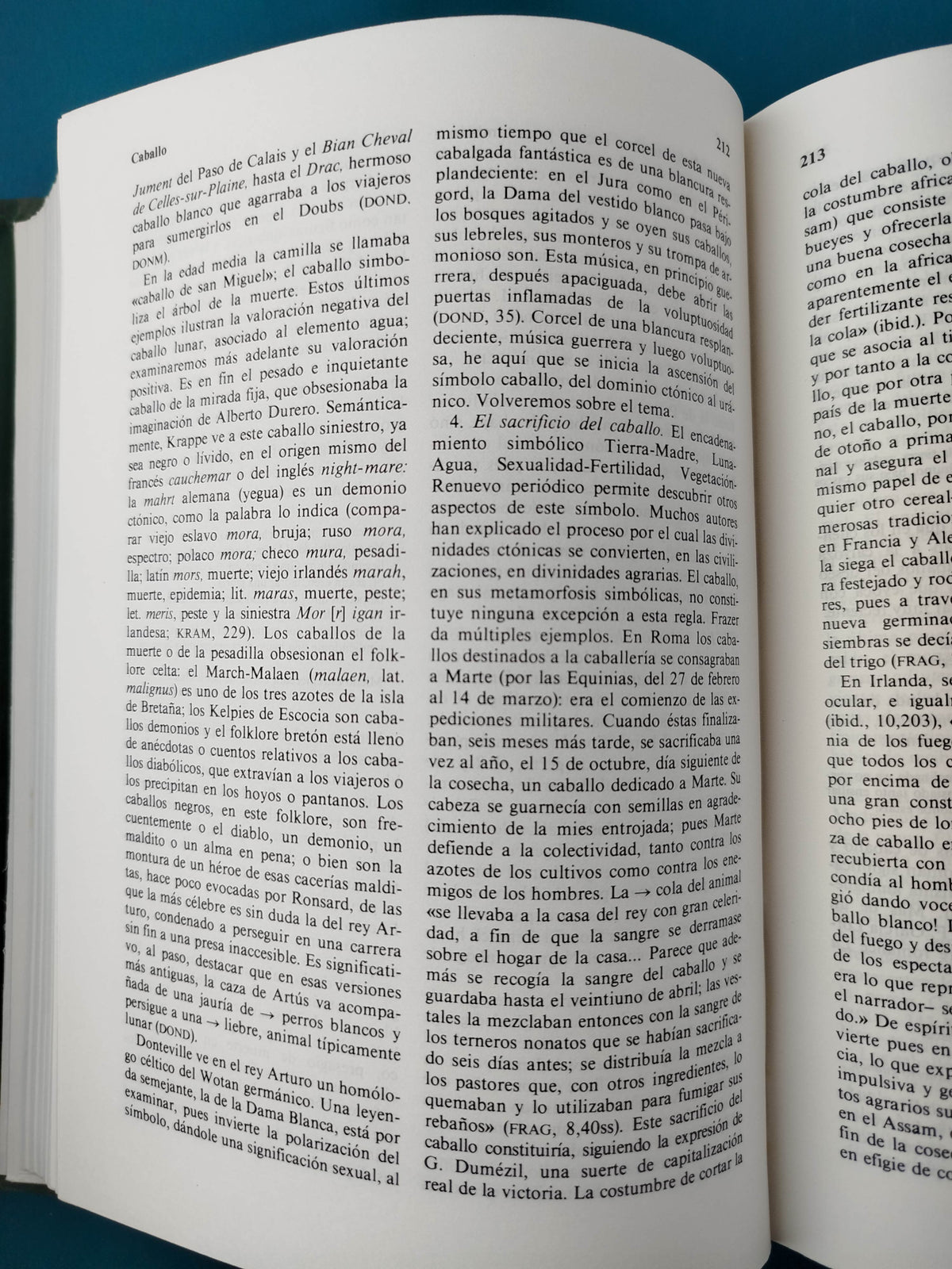 Diccionario de los símbolos by Jean Chevalier & Alain Gheerbrant