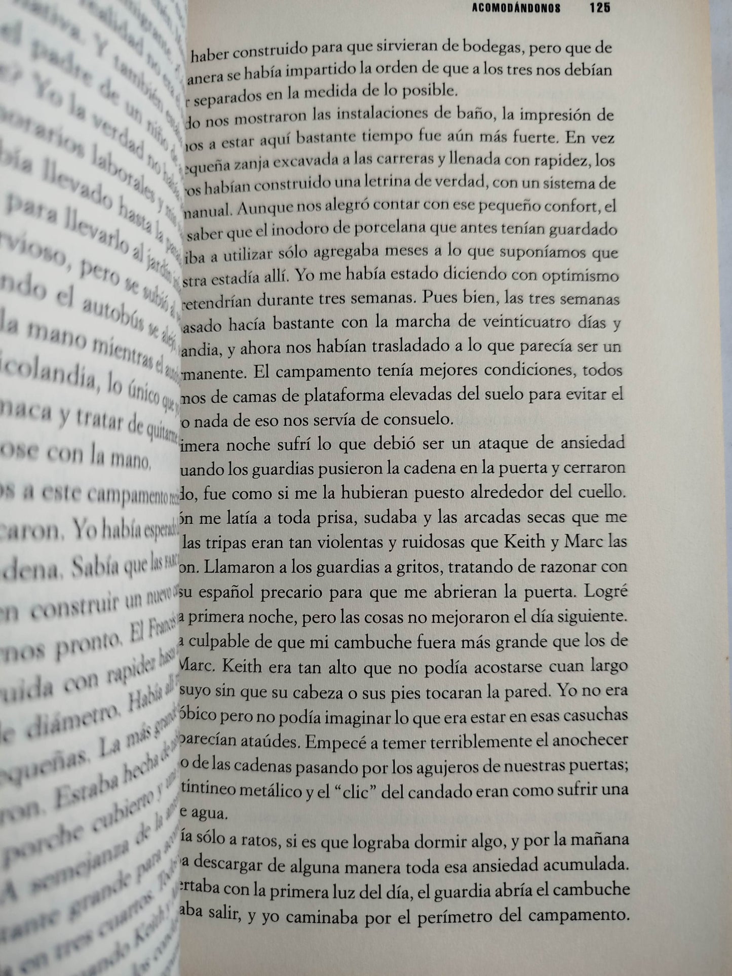 Lejos del infierno by Marc Gonsalves, Heith Stansell, Tom Howes, Gary Brozek