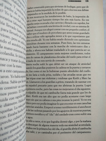 Lejos del infierno by Marc Gonsalves, Heith Stansell, Tom Howes, Gary Brozek