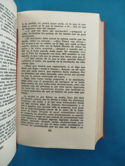 Oliver Twist tiempos difíciles by Charles Dickens