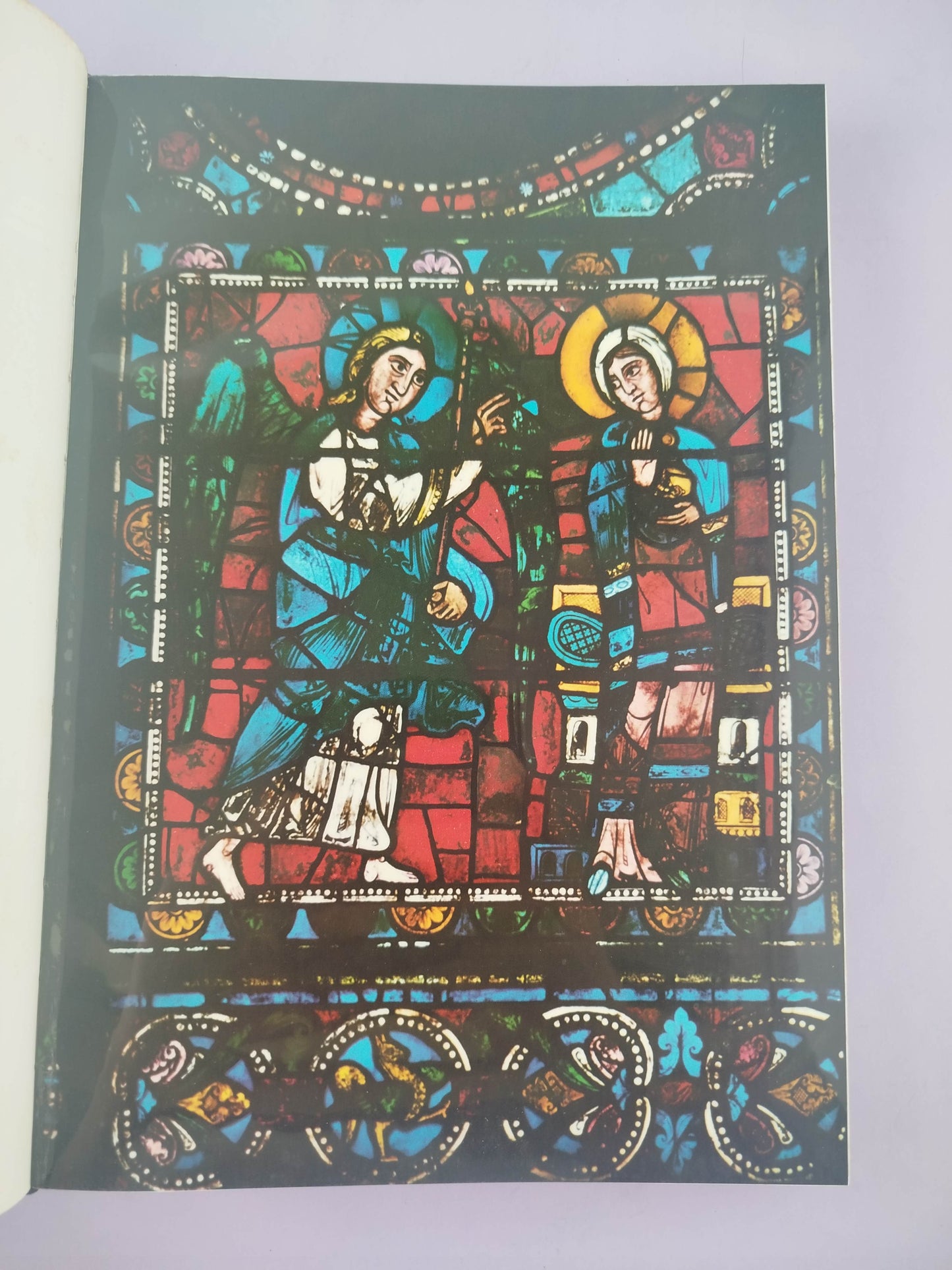 Les vitraux des Cáthedrales de France