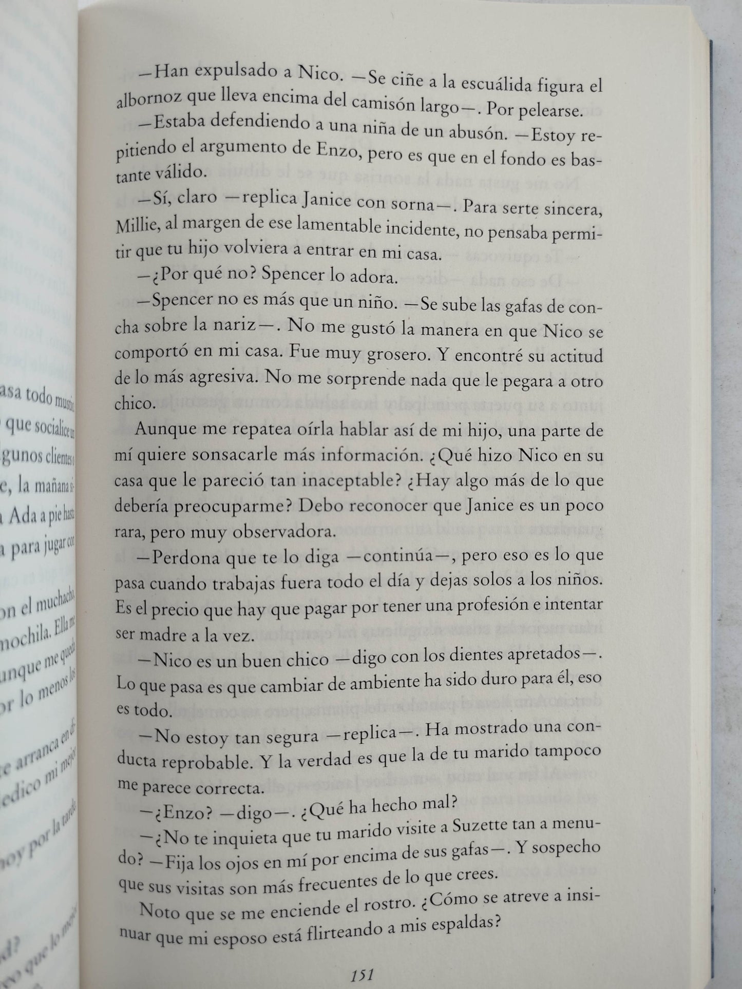 La Empleada te vigila by Freida Mcfadden