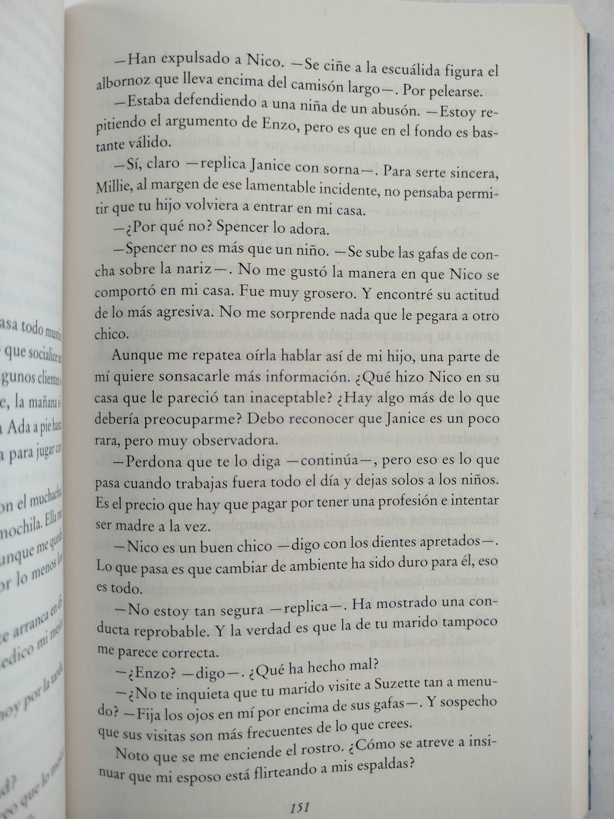 La Empleada te vigila by Freida Mcfadden