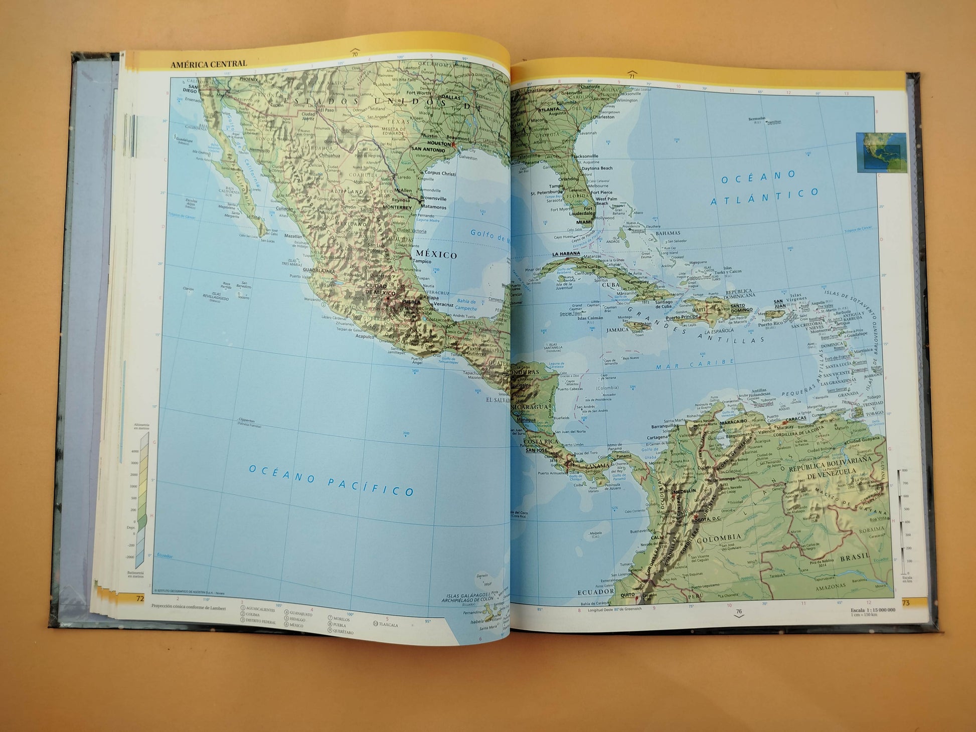 Atlas de Colombia y el mundo by Varios