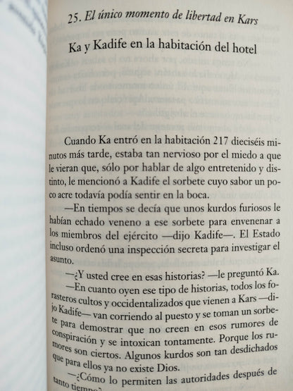Orhan pamuk nieve by orhan pamuk