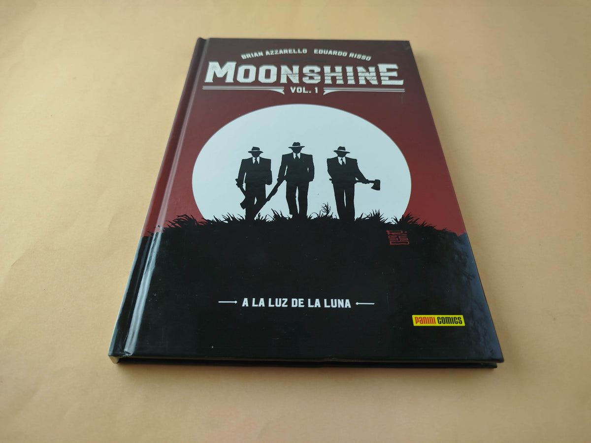 Moonshine Vol 01 a la luz de la luna by Brian Azzarello