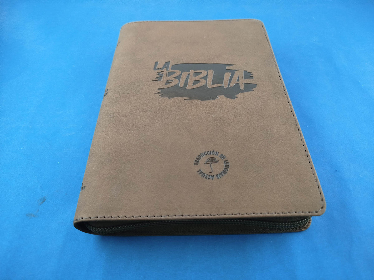 Biblia tla café con cierre Letra 11pts by Traducción en lenguaje actual