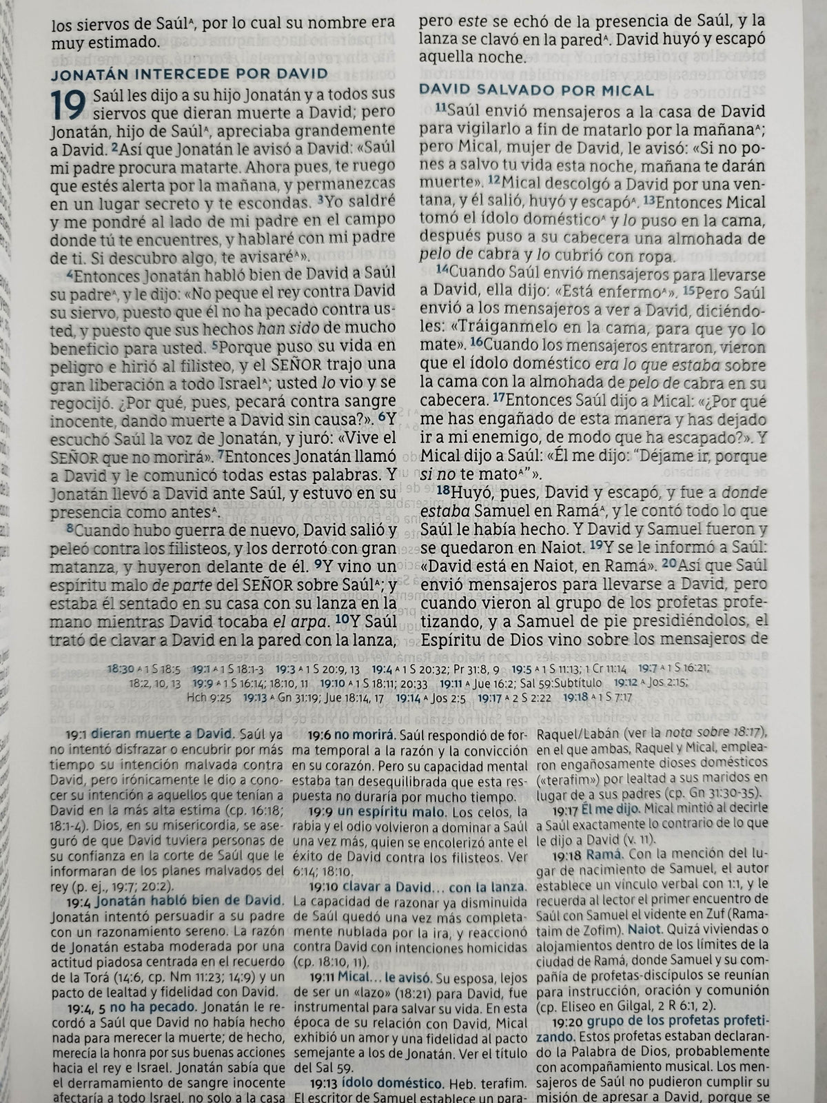 Biblia de estudio Macarthur Nueva Biblia De Las Américas by Macarthur