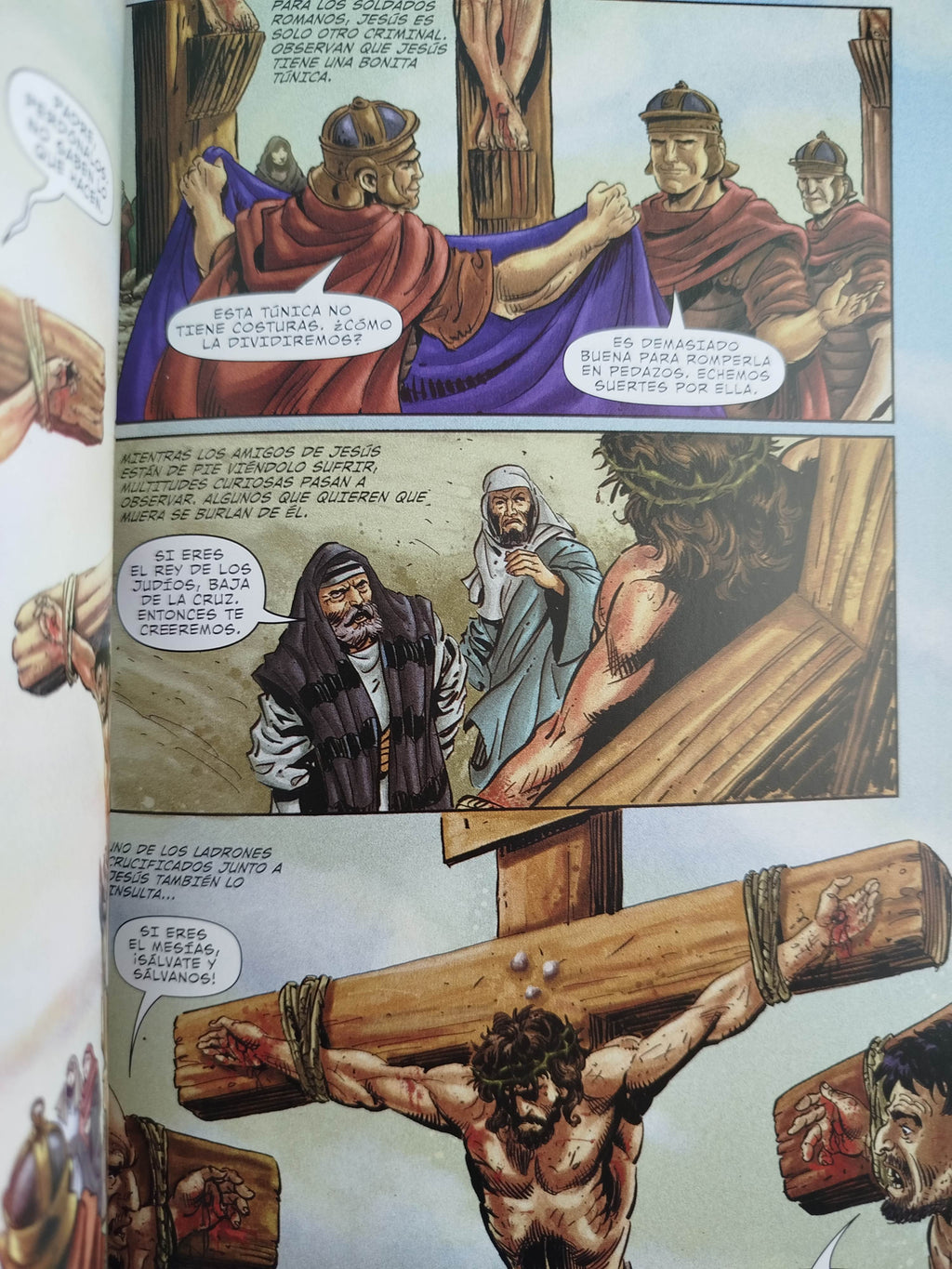 Nuevo testamento biblia en acción by Varios
