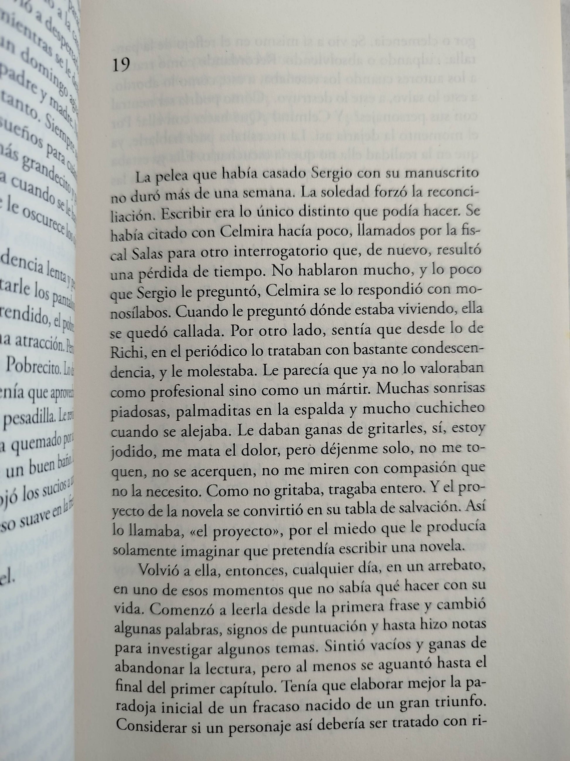 El vacío en el que flotas by Jorge Franco