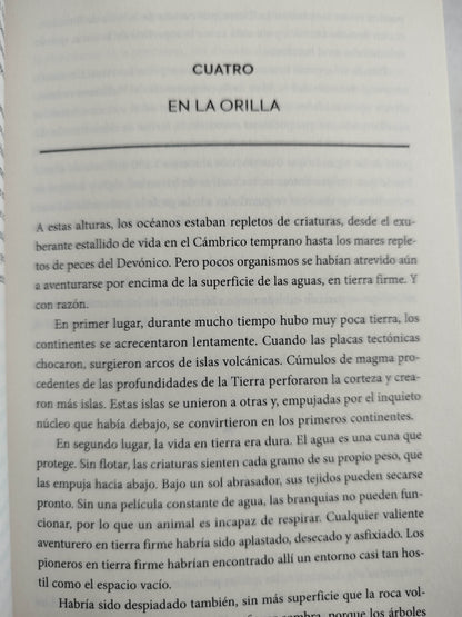 Una (muy) breve historia de la vida en la tierra by Henry Gee