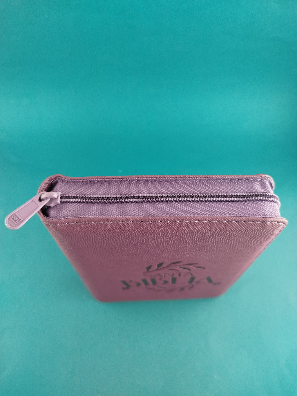 BIiblia rvr 60 morada borde blanco mediana by Reina Valera 1960