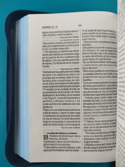 Biblia pequeña azul promoción