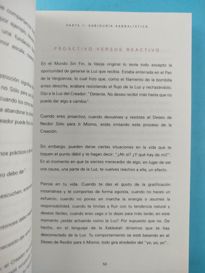 Dios usa lápiz labial by Karen Berg