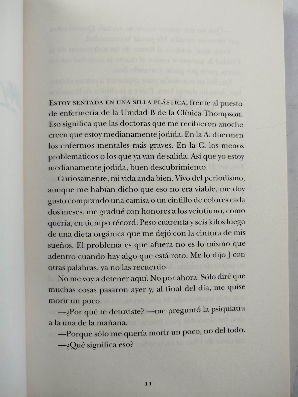 Mi navidad en un psiquiátrico by Mariángela Urbina Castilla