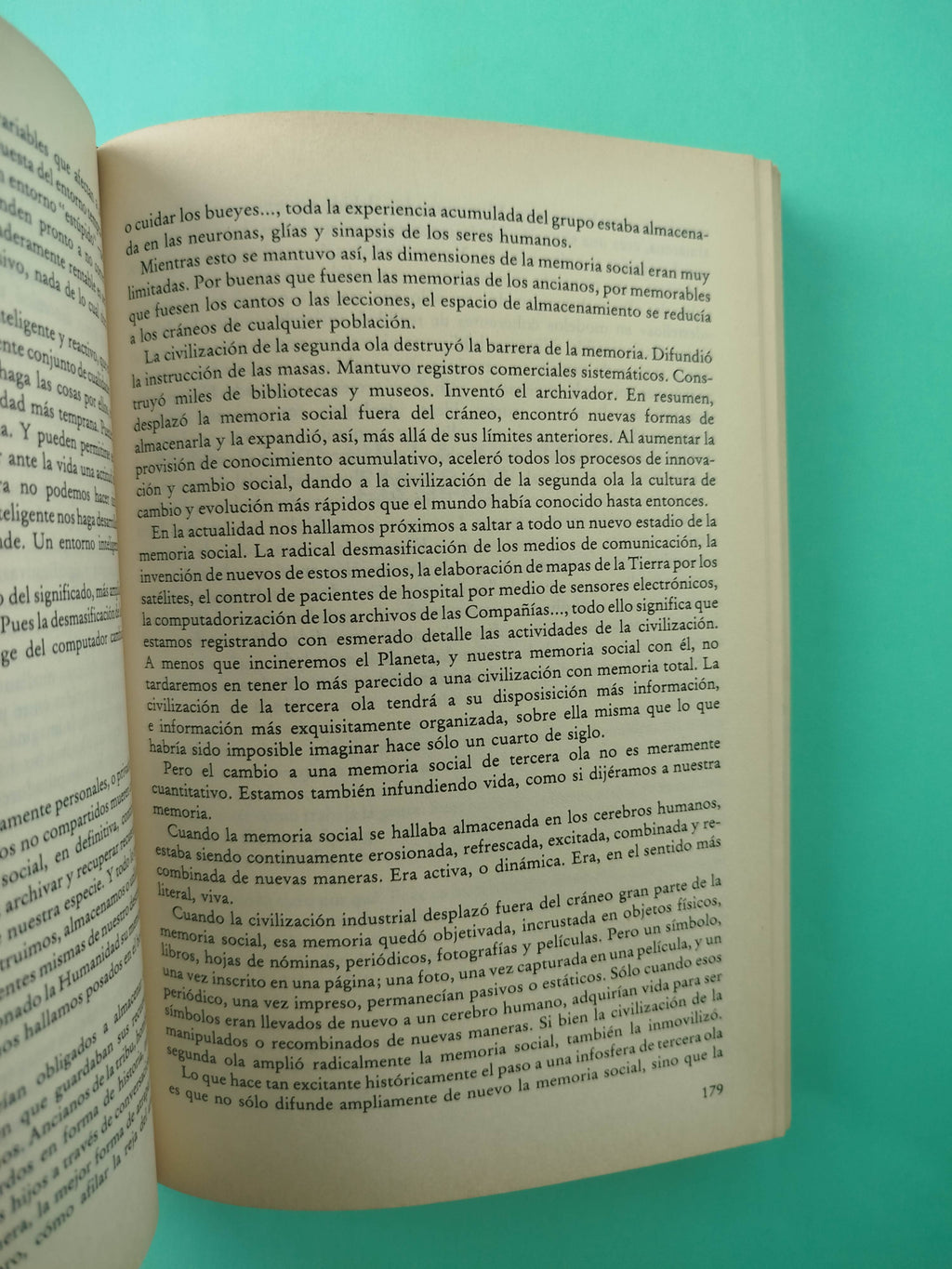 La Tercera Ola by Alvin Toffler