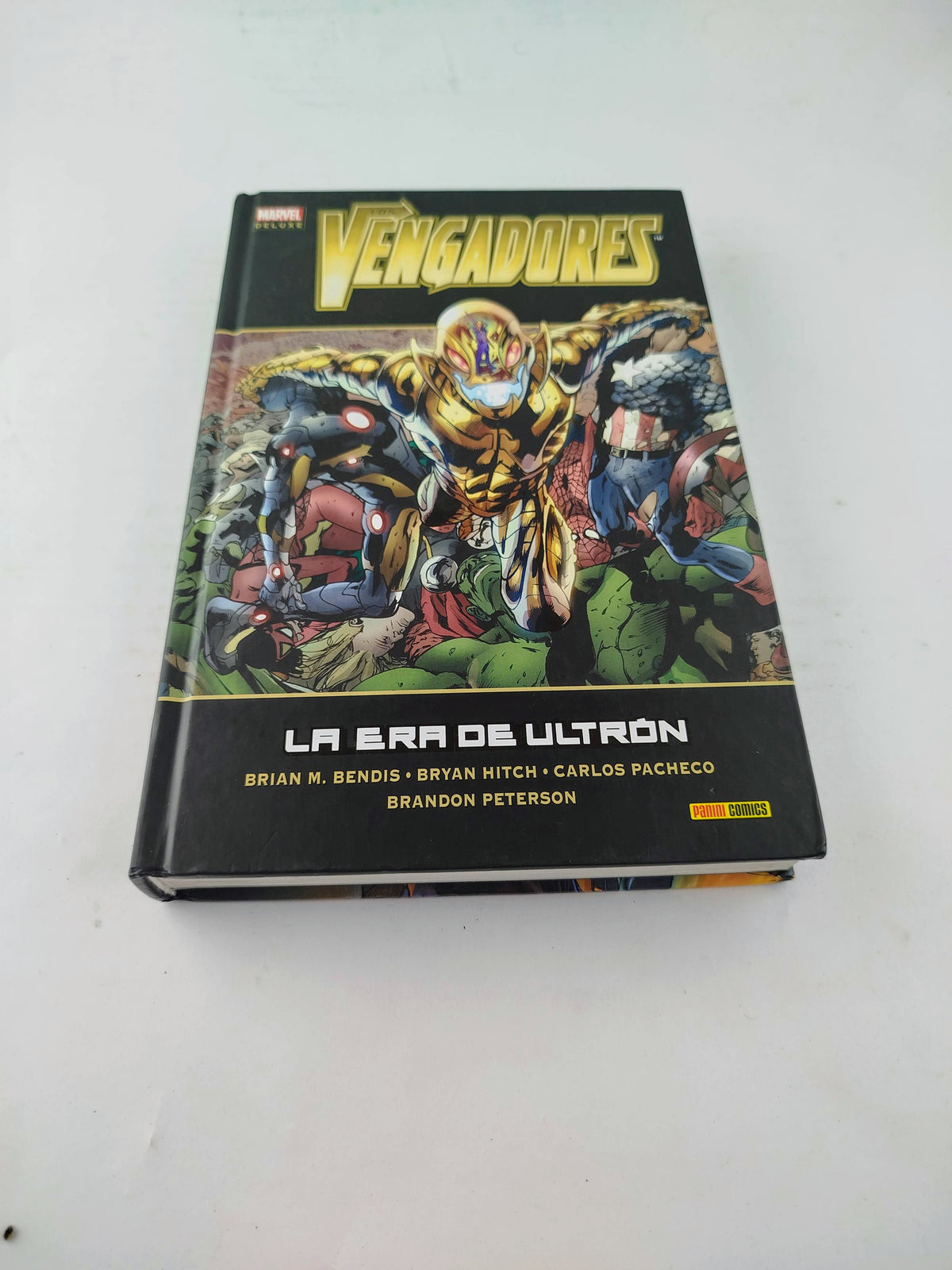 Los vengadores la era de ultrón by Brian M. Bendis Brayan Hitch