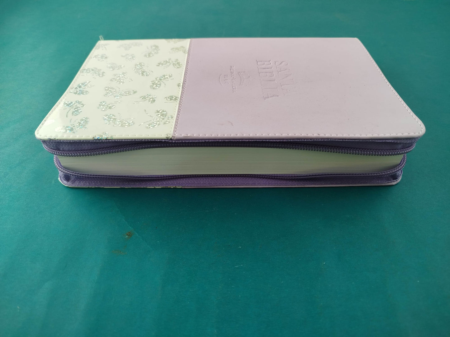 Biblia RVR 1960 Letra Grande Estuche lila con Mariposas