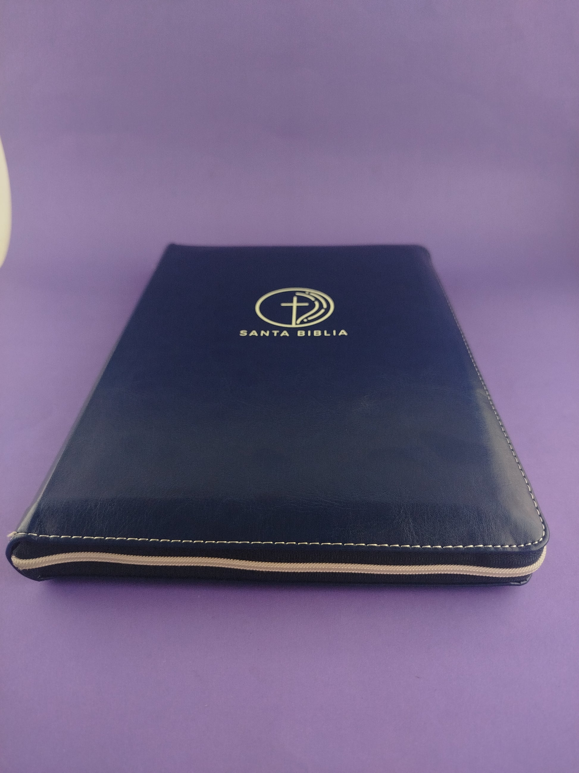 Biblia ntv letra grande sentipiel azul edición ziper con referencias by Nueva Traducción Viviente