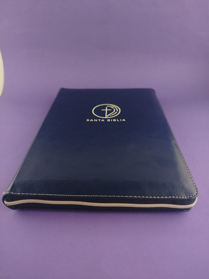 Biblia ntv letra grande sentipiel azul edición ziper con referencias by Nueva Traducción Viviente