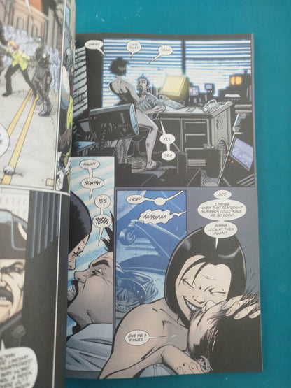 Transmetropolitan 7: Spiders Thrash by Warren Ellis Darrick Robertson