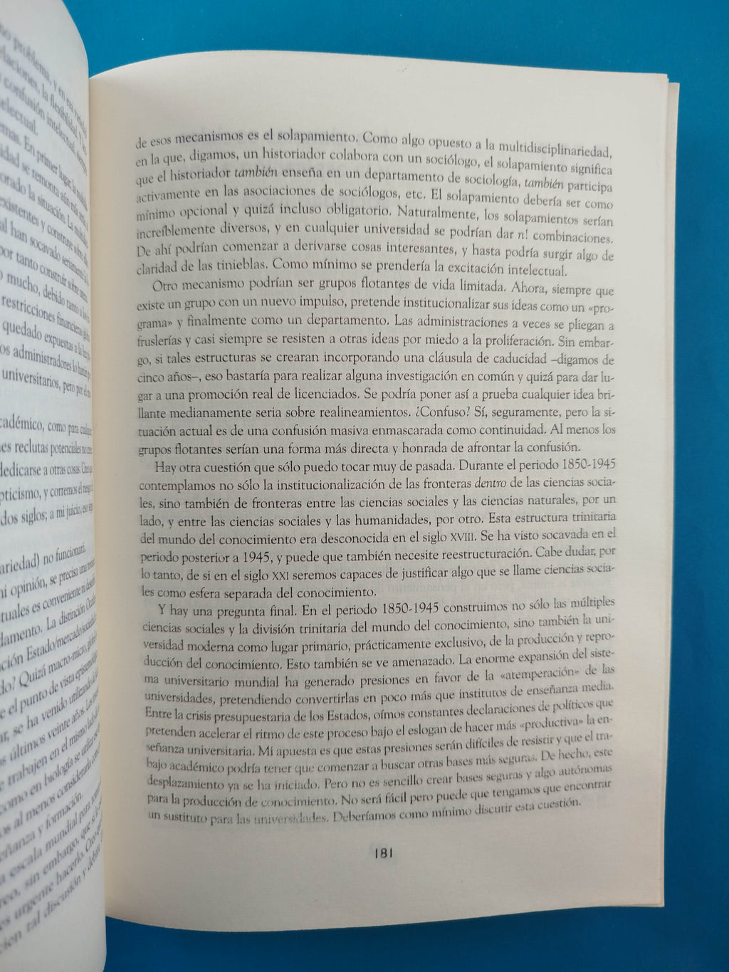 Capitalismo histórico y movimientos antisistémicos by Immanuel Wallerstein