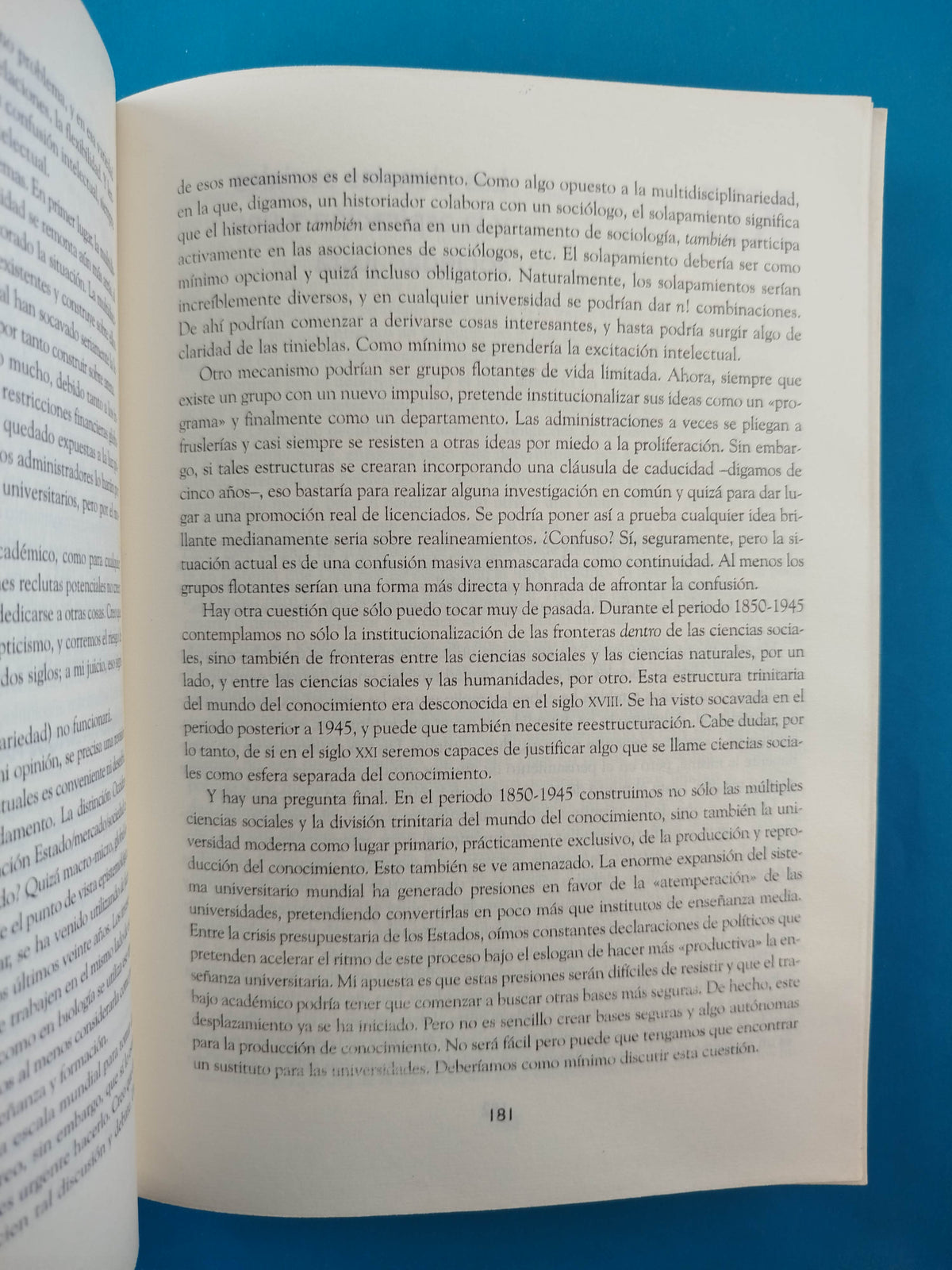 Capitalismo histórico y movimientos antisistémicos by Immanuel Wallerstein